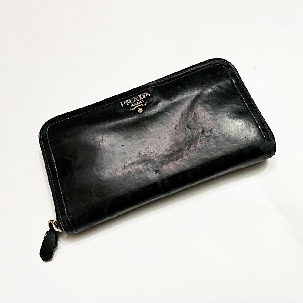 🔥PRADA 🔥Logo Patent Leather Zip
Around Wallet - Picture 2 of 9